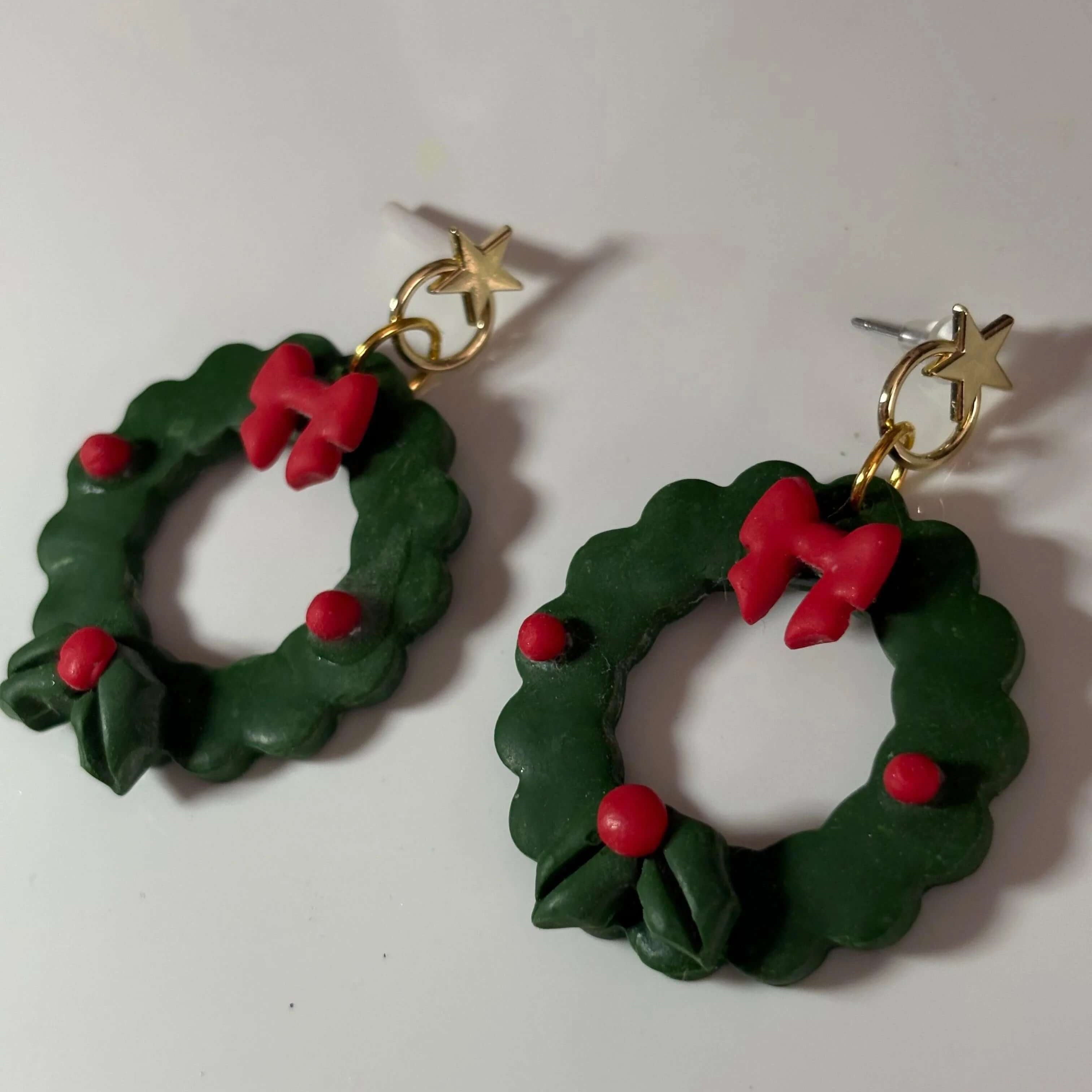 Christmas Wreath Studs - Krafty Kat