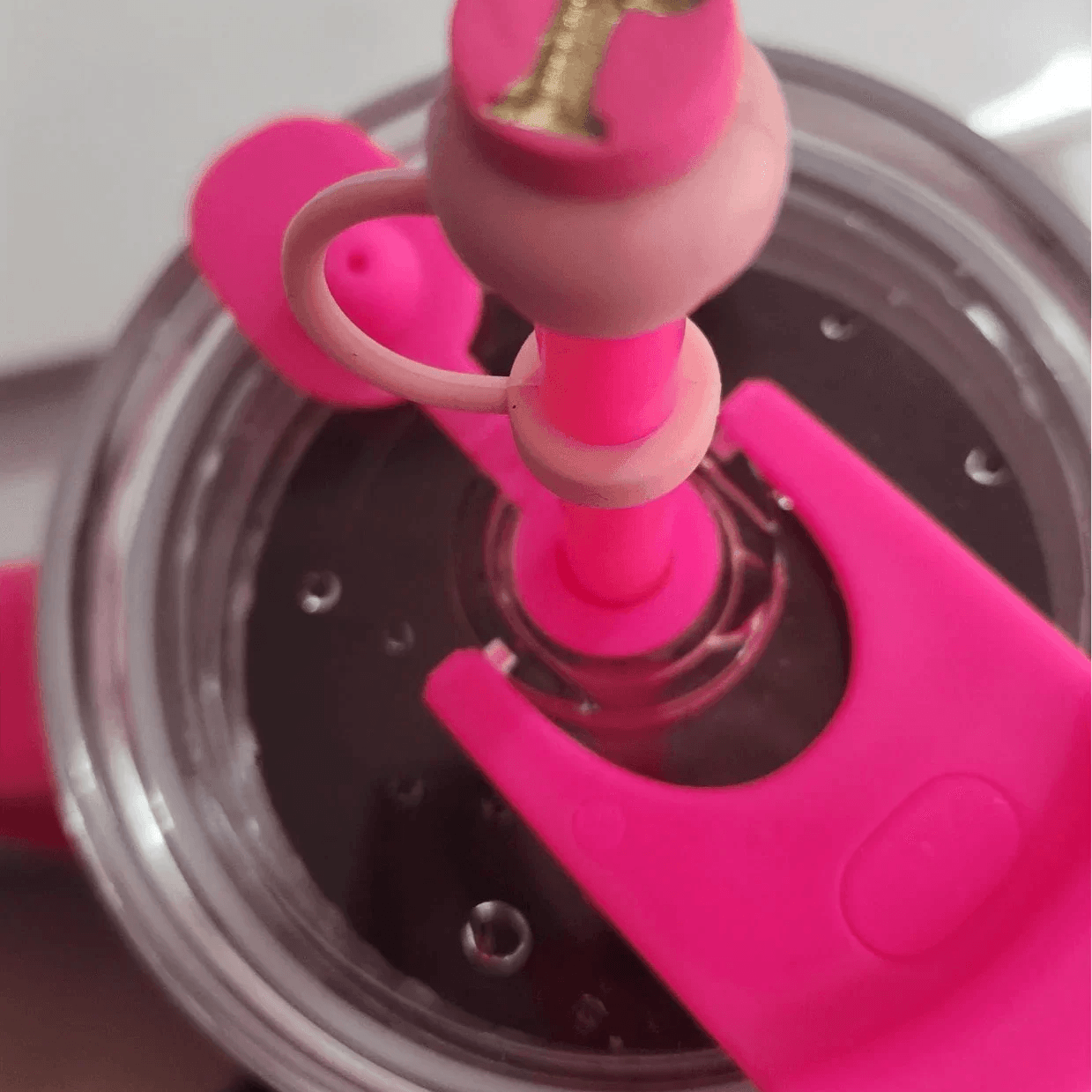 Hot Pink Gold Letter ‘R’ Imprint Thick Straw Cover Cap - Krafty Kat