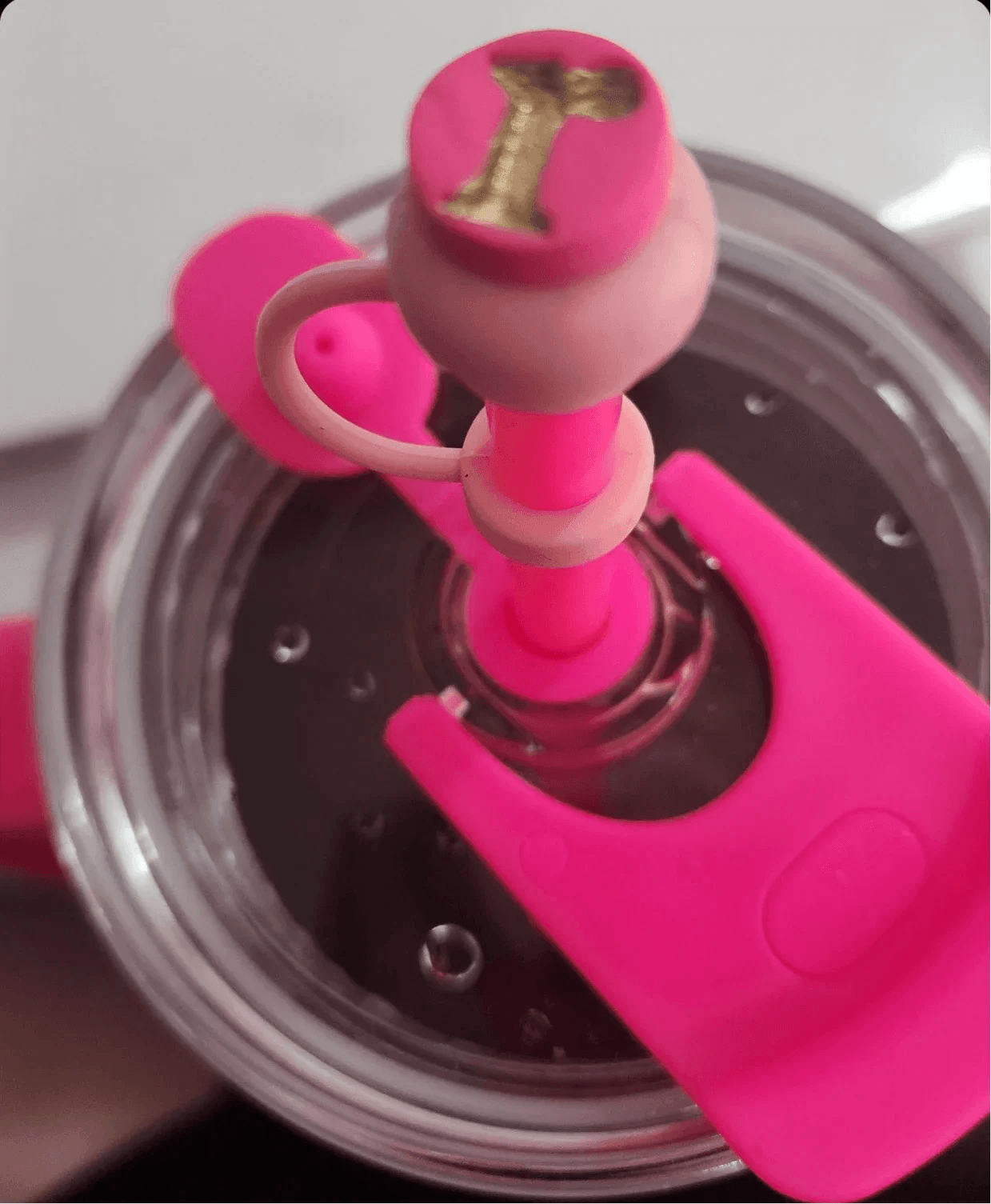 Hot Pink Gold Letter ‘R’ Imprint Thick Straw Cover Cap - Krafty Kat