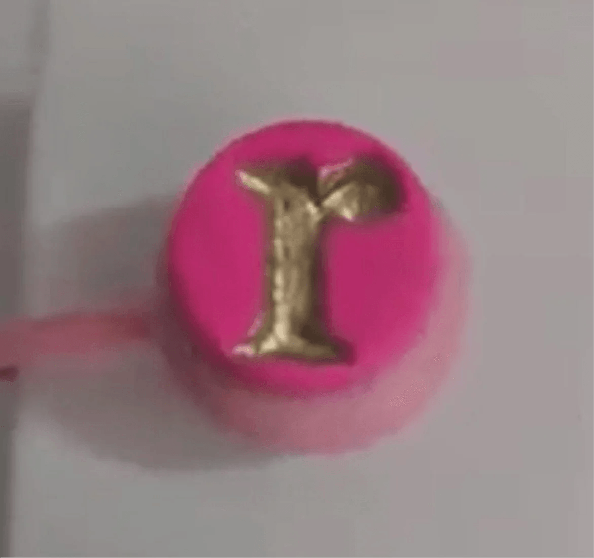 Hot Pink Gold Letter ‘R’ Imprint Thick Straw Cover Cap - Krafty Kat